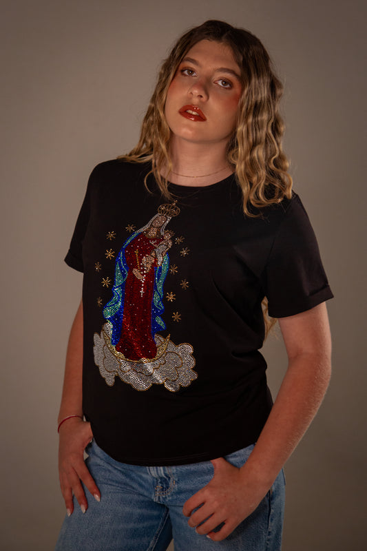 Chinita Estrella Color 2023 Color Negro Manga Doblada