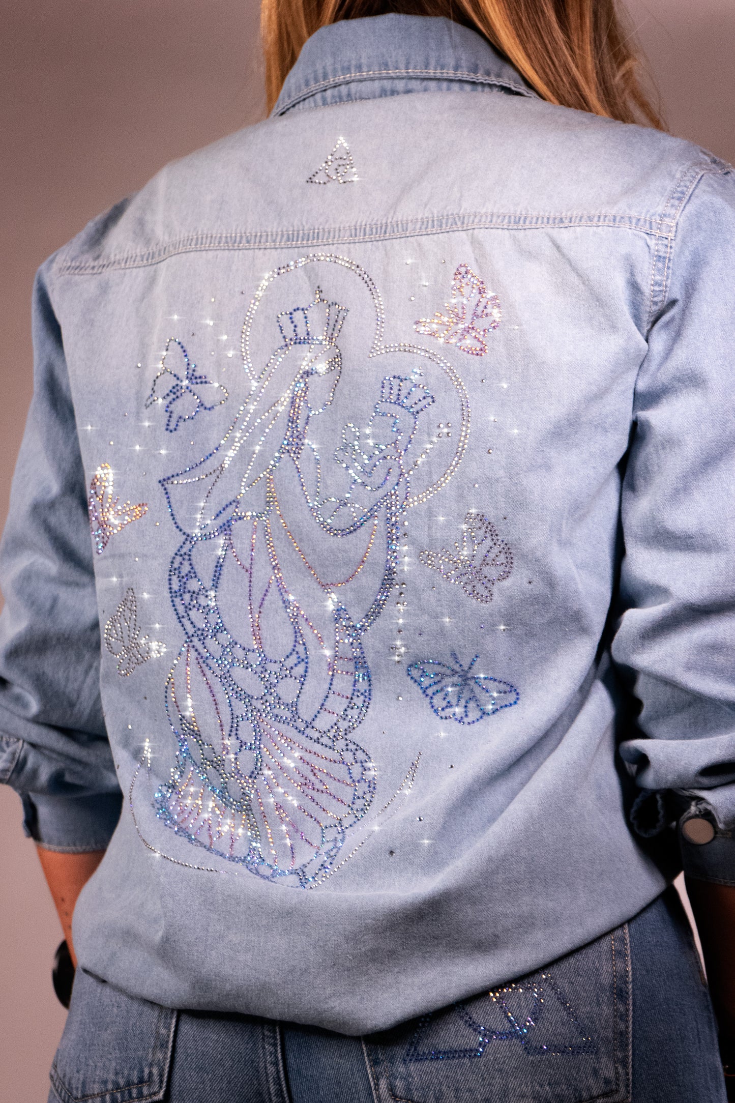 Chinita Mariposa Silueta Camisa Jean Claro