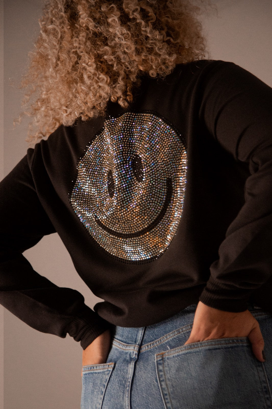 Sweater Full Caritas Black Corte Oversize
