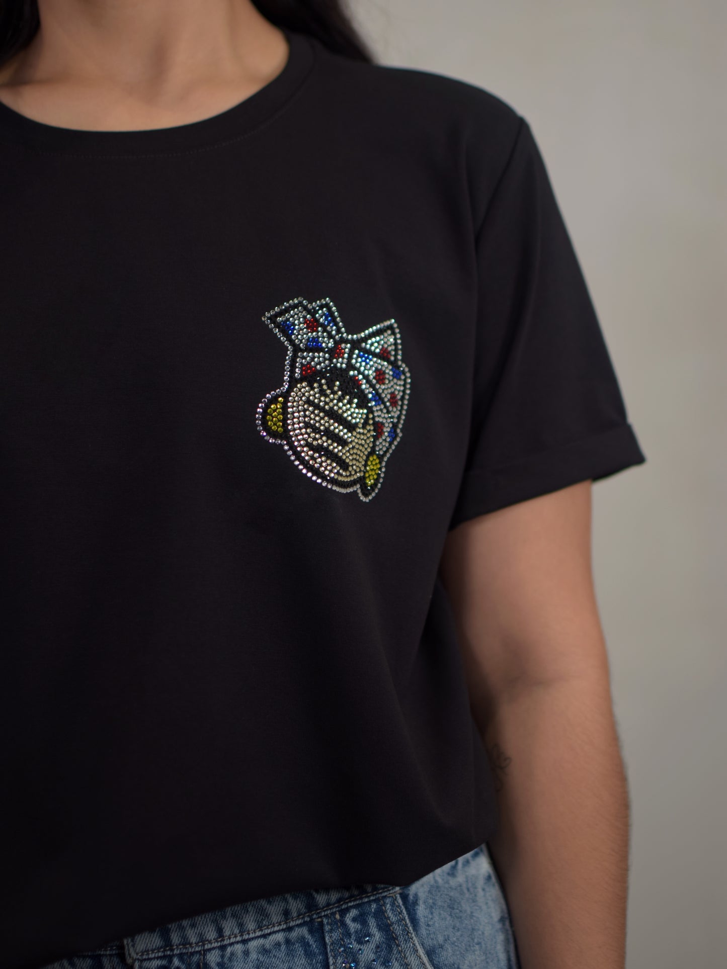 Arepita Basic Color Negro Manga Doblada